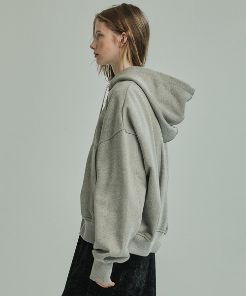 PUBLIC TOKYO(パブリックトウキョウ)の「極 オーバーサイズバルーンフーディ(パーカー・レディース・ライトグレー・FREE)」の11枚目の写真