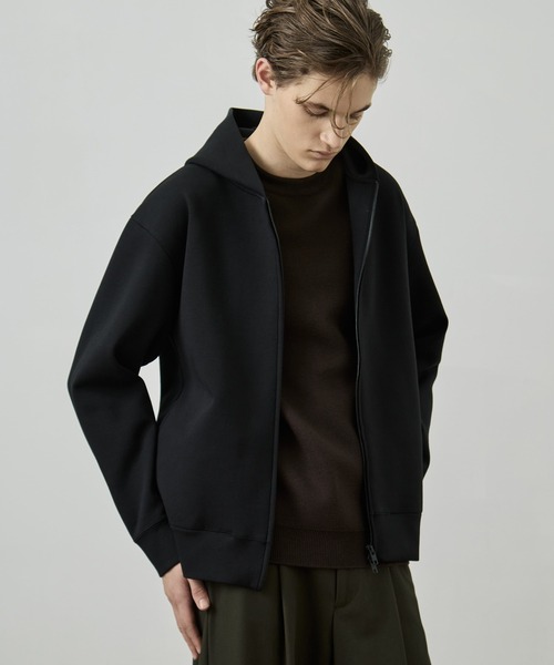 UNITED TOKYO（ユナイテッドトウキョウ）の「COMPACT AIR ダンボールZIPパーカー　大人気/ユニセックス着用可能/洗える/防シワ/速乾/軽量/冬服/スウェット/インナー/保温（パーカー・メンズ・ブラック/ダークグレー/ライトグレー・1/2）」の8枚目の写真