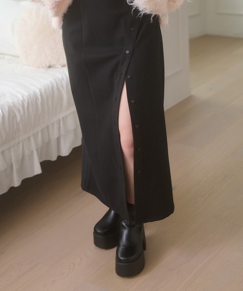 Ambre Neige(アンブルネージュ)の「front button slit camisole dress / フロントボタンスリットキャミワンピース(ワンピース・レディース・ブラック/ブラウン系その他/ネイビー・FREE)」の10枚目の写真