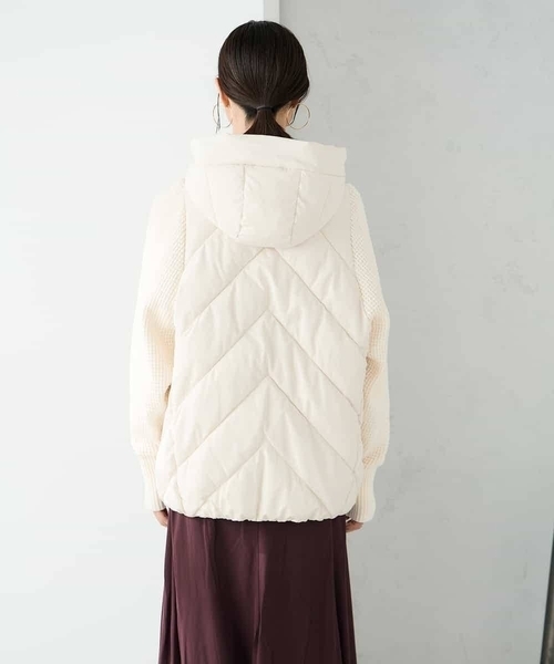 a.v.v（アーヴェヴェ）の「キルトニットドッキングジャケット（その他アウター・レディース・ブラック/アイボリー・40/36/38/34/42）」の19枚目の写真