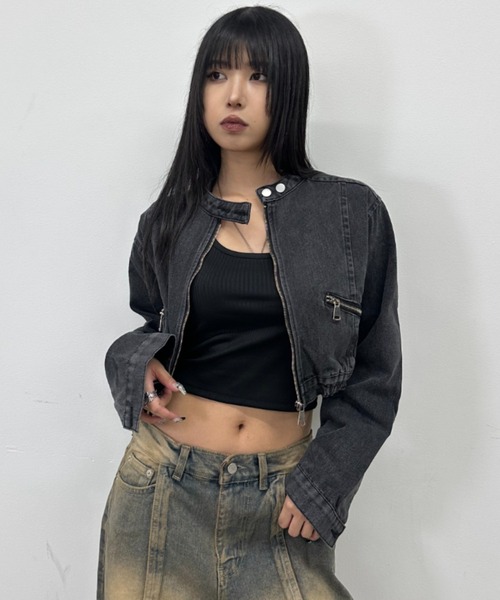 .KOM（ドットコム）の「A'GEM/9 × .kom 『.kom/ドットケーオーエム』Denim Cropped Zip-Up Riders Blouson/デニムクロップ ZIP UP ライダースブルゾン（ライダースジャケット・レディース・チャコールグレー・FREE）」の2枚目の写真
