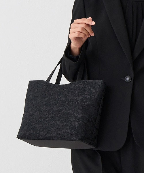 CARETTE（カレット）の「たっぷり入るレースのブラックバッグ【喪服 礼服 ブラックフォーマル】（ハンドバッグ・レディース・ブラック・FREE）」の5枚目の写真