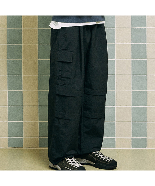 GAKKAI UNIONS(ガッカイユニオンズ)の「ワンタックナイロンパラシュートカーゴパンツブラック(スウェットパンツ・レディース・その他・SMALL/MEDIUM/LARGE)」の1枚目の写真