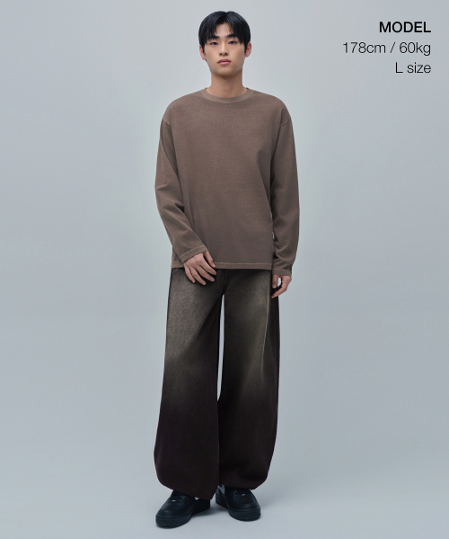 MUSINSA STANDARD（ムシンサスタンダード）の「ピグメントリラックスクルーネック長袖Tシャツ[ブラウン]（Tシャツ/カットソー・メンズ・その他・SMALL/MEDIUM/LARGE/X-LARGE/XX-LARGE/XXX-LARGE）」の2枚目の写真
