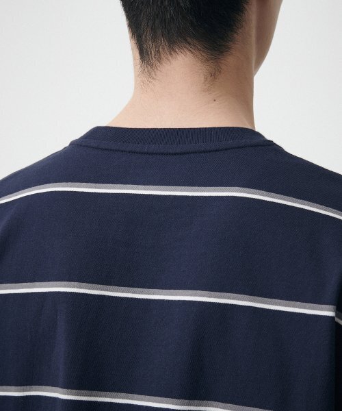 MUSINSA STANDARD（ムシンサスタンダード）の「マルチストライプリラックスティーシャツ2 [ネイビー]（Tシャツ/カットソー・メンズ・その他・SMALL/MEDIUM/LARGE/X-LARGE/XX-LARGE）」の4枚目の写真