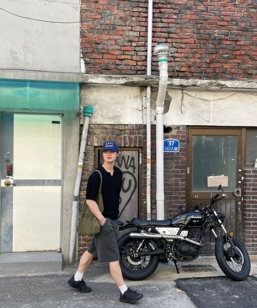MUSINSA STANDARD（ムシンサスタンダード）の「ワイドバミューダヒドゥンバンディングハーフスラックス[ミディアムグレー]（スラックス・メンズ・その他・30/31/33/27/28/29/40/38/42/36/34/32）」の7枚目の写真