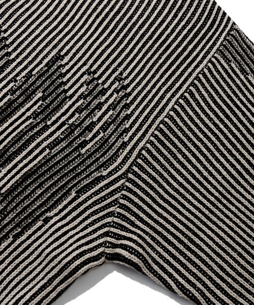 TRILLION(トリリオン)の「ウォッシャブルツートンクルーネックグラフィックニット(ベージュ)(ニット/セーター・レディース・その他・X-LARGE/MEDIUM/LARGE)」の8枚目の写真