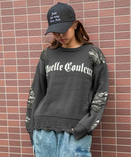 GORGE(ゴージ)の「《ダメージ×ロゴ映え》レディース ニットトップス デザインカット 秋冬(ニット/セーター・レディース・チャコール/ネイビー/グレー・F)」の4枚目の写真