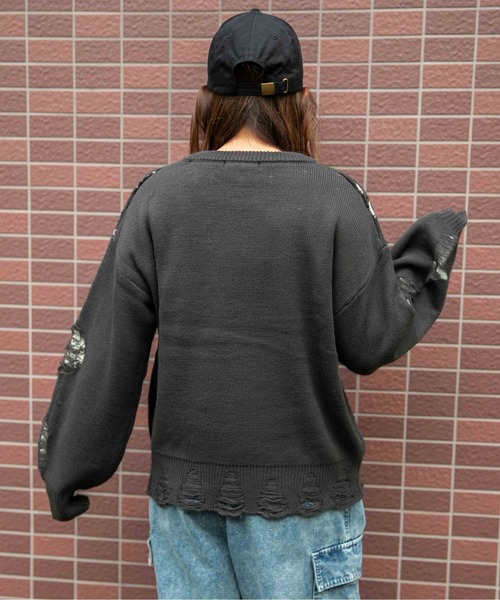 GORGE(ゴージ)の「《ダメージ×ロゴ映え》レディース ニットトップス デザインカット 秋冬(ニット/セーター・レディース・チャコール/ネイビー/グレー・F)」の6枚目の写真