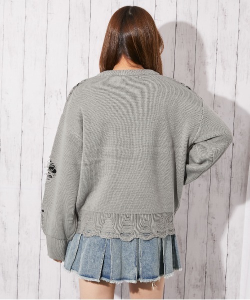 GORGE(ゴージ)の「《ダメージ×ロゴ映え》レディース ニットトップス デザインカット 秋冬(ニット/セーター・レディース・チャコール/ネイビー/グレー・F)」の9枚目の写真
