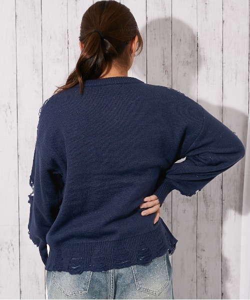 GORGE(ゴージ)の「《ダメージ×ロゴ映え》レディース ニットトップス デザインカット 秋冬(ニット/セーター・レディース・チャコール/ネイビー/グレー・F)」の12枚目の写真