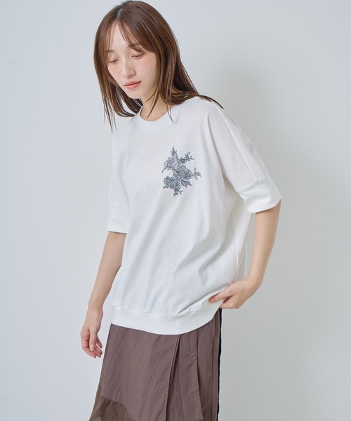 Kelen(ケレン)の「「KELEN / ケレン」刺繍デザイントップス(Tシャツ/カットソー・レディース・チャコールグレー/オフホワイト/サックスブルー・FREE)」の13枚目の写真