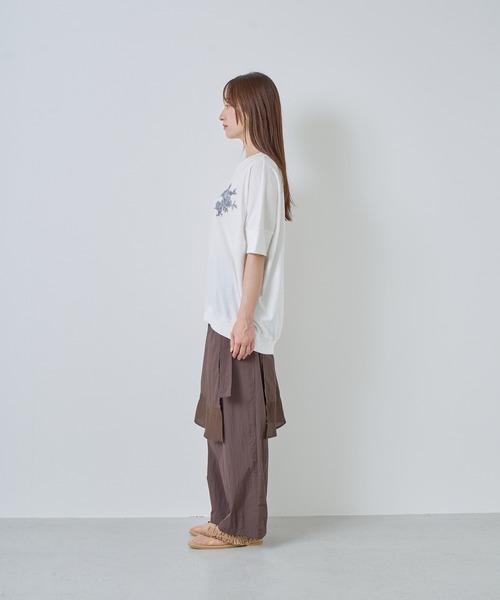 Kelen(ケレン)の「「KELEN / ケレン」刺繍デザイントップス(Tシャツ/カットソー・レディース・チャコールグレー/オフホワイト/サックスブルー・FREE)」の21枚目の写真