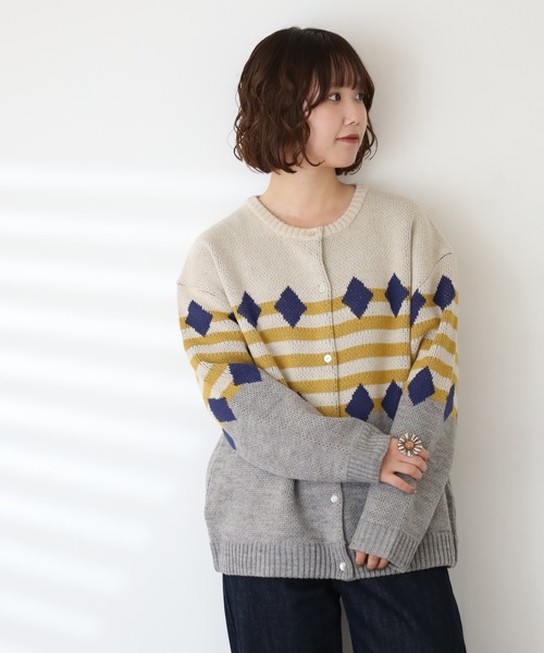 Emago(イマゴ)の「EMAGO 三段ジャガードカーデ 長袖(カーディガン/ボレロ・レディース・アイボリー/杢グレー/レッド・FREE)」の12枚目の写真