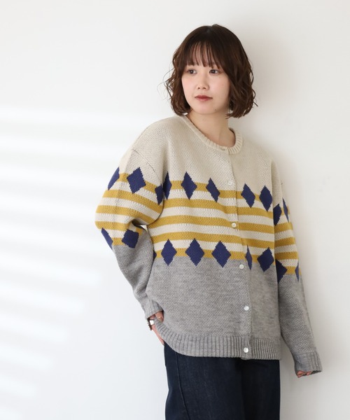 Emago(イマゴ)の「EMAGO 三段ジャガードカーデ 長袖(カーディガン/ボレロ・レディース・アイボリー/杢グレー/レッド・FREE)」の13枚目の写真