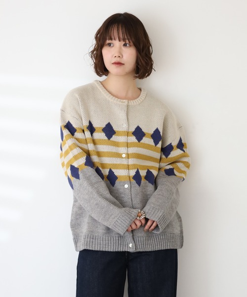 Emago(イマゴ)の「EMAGO 三段ジャガードカーデ 長袖(カーディガン/ボレロ・レディース・アイボリー/杢グレー/レッド・FREE)」の14枚目の写真