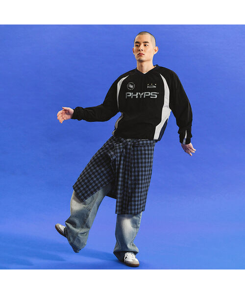PHYSICAL DEPARTMENT(フィジカル デパートメント)の「ナイロンサッカー ロングスリーブ_ブラック(Tシャツ/カットソー・レディース・その他・MEDIUM/SMALL/LARGE/X-LARGE)」の1枚目の写真