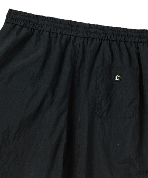 Beyond Closet（-）の「[COLLECTION LINE] ライトウェイトハンドドローイングナイロンバミューダパンツブラック（その他パンツ・レディース・その他・LARGE/SMALL）」の6枚目の写真