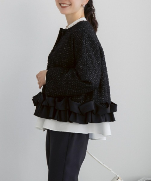 Sono(ソーノ)の「【新作 1/30発売】【SONO/ソーノ】【SONO NAVY/ソーノネイビー】ホイップフリルショートジャケット-TWEED-(ノーカラージャケット・レディース・ブラック/ネイビー/ホワイト・F)」の4枚目の写真