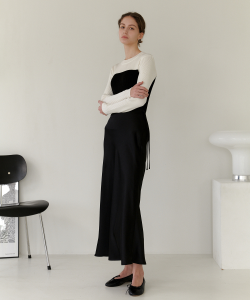 YUPPE(ヨッペ)の「SATIN LONG SKIRT_BLACK(スカート・レディース・その他・SMALL/MEDIUM)」の4枚目の写真