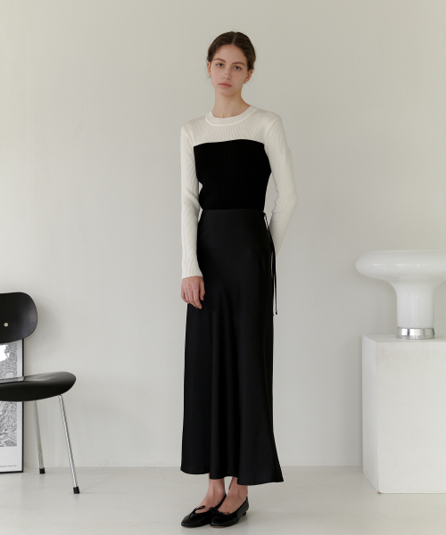YUPPE(ヨッペ)の「SATIN LONG SKIRT_BLACK(スカート・レディース・その他・SMALL/MEDIUM)」の5枚目の写真