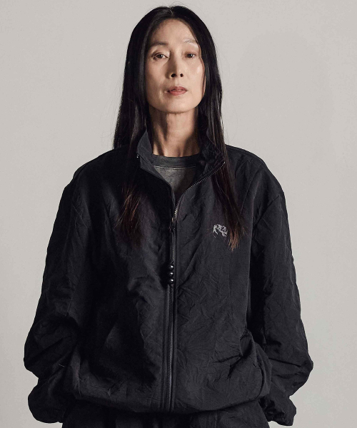 HWAHOP(ファファプ)の「(ACT02 STONE) グルングトレーニングジャンパー(ナイロンジャケット・メンズ・その他・LARGE/MEDIUM)」の1枚目の写真