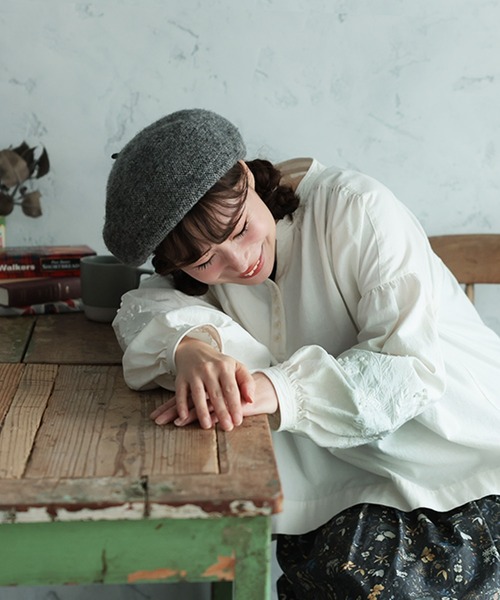 soulberry(ソウルベリー)の「野ばらの実の刺繍ブラウス(シャツ/ブラウス・レディース・オフホワイト・M/L/LL/3L/4L/5L)」の5枚目の写真