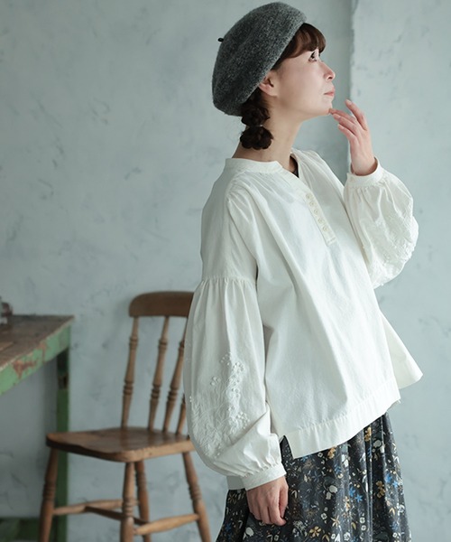 soulberry(ソウルベリー)の「野ばらの実の刺繍ブラウス(シャツ/ブラウス・レディース・オフホワイト・M/L/LL/3L/4L/5L)」の20枚目の写真