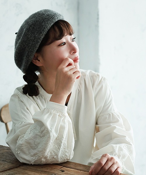 soulberry(ソウルベリー)の「野ばらの実の刺繍ブラウス(シャツ/ブラウス・レディース・オフホワイト・M/L/LL/3L/4L/5L)」の18枚目の写真