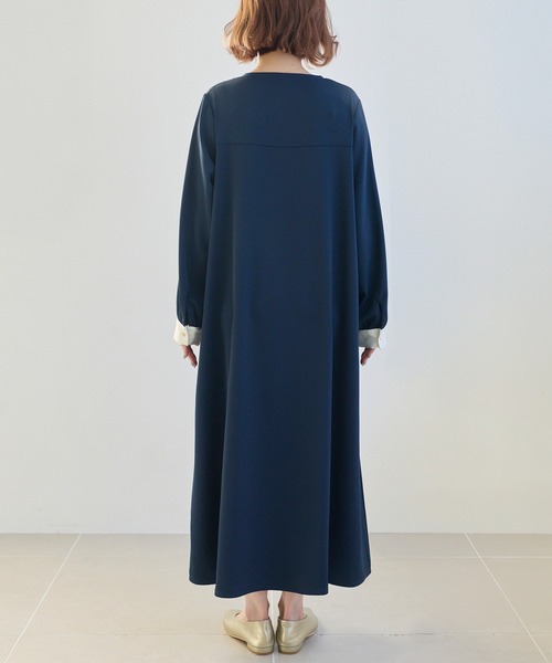 LAVEANGE(ラビアンジェ)の「バイカラージョーゼットワンピース│着るだけできちんと見え/大人の配色デザイン/ロング丈/Aライン/洗える(ワンピース・レディース・ブラック/ネイビー・5L/4L/3L/LL/M)」の17枚目の写真
