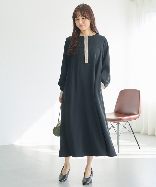 LAVEANGE(ラビアンジェ)の「バイカラージョーゼットワンピース│着るだけできちんと見え/大人の配色デザイン/ロング丈/Aライン/洗える(ワンピース・レディース・ブラック/ネイビー・5L/4L/3L/LL/M)」の11枚目の写真