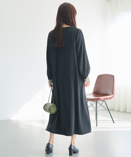 LAVEANGE(ラビアンジェ)の「バイカラージョーゼットワンピース│着るだけできちんと見え/大人の配色デザイン/ロング丈/Aライン/洗える(ワンピース・レディース・ブラック/ネイビー・5L/4L/3L/LL/M)」の14枚目の写真