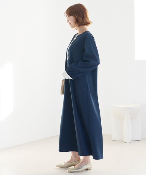 LAVEANGE(ラビアンジェ)の「バイカラージョーゼットワンピース│着るだけできちんと見え/大人の配色デザイン/ロング丈/Aライン/洗える(ワンピース・レディース・ブラック/ネイビー・5L/4L/3L/LL/M)」の7枚目の写真
