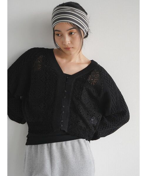 FIKA.(フィーカ)の「Cotton lace knit cardigan(カーディガン/ボレロ・レディース・オフホワイト/ブラック・MEDIUM)」の2枚目の写真