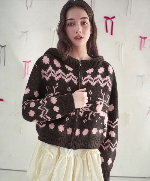 Vivacious（ビバシャス）の「Reindeer Knit Hood Zip-up_3Colors（パーカー・レディース・ブラウン/ネイビー/アイボリー・FREE）」の5枚目の写真