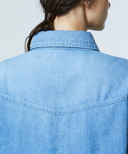 DOUBLE STANDARD CLOTHING(ダブルスタンダードクロージング)の「コットンデニムフリルジャケット(デニムジャケット・レディース・インディゴブルー/オフホワイト・FREE)」の10枚目の写真