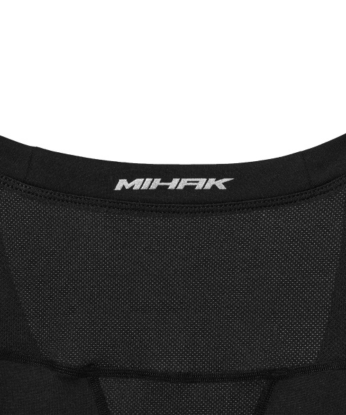 MIHAK(ミハク)の「シンボルロゴアクティブプロスリーブレス(ブラック)(Tシャツ/カットソー・メンズ・その他・1/2/3)」の11枚目の写真