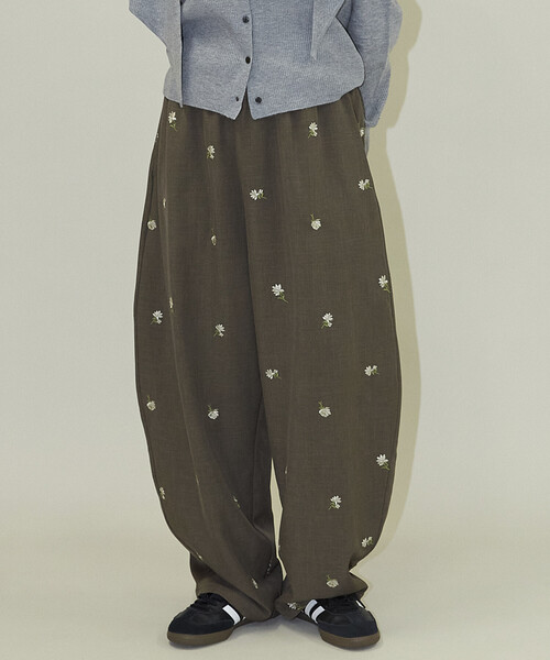 PUBLUX/パブリュクス 小花柄刺繍 コクーン イージーパンツ 限定展開