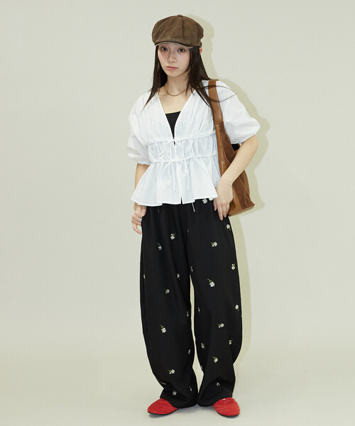 PUBLUX/パブリュクス 小花柄刺繍 コクーン イージーパンツ 限定展開