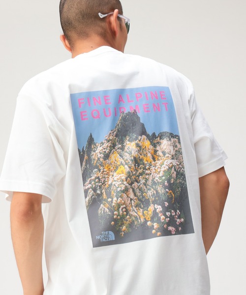 THE NORTH FACE(ザノースフェイス)の「THE NORTH FACE / Mountain Flower Tee(Tシャツ/カットソー・メンズ・ブラック/ホワイト・MEDIUM/SMALL/LARGE/X-LARGE)」の2枚目の写真