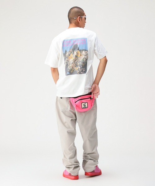 THE NORTH FACE(ザノースフェイス)の「THE NORTH FACE / Mountain Flower Tee(Tシャツ/カットソー・メンズ・ブラック/ホワイト・MEDIUM/SMALL/LARGE/X-LARGE)」の4枚目の写真