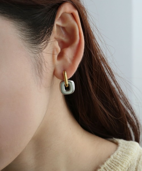 colleca la（コレカラ）の「[stainless]ステンレス・2WAYリンクピアス〈金属アレルギー対応〉（ピアス（両耳用）・レディース・シルバー×ゴールド/ゴールド・FREE）」の2枚目の写真