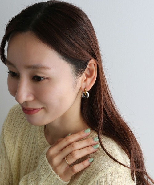 colleca la（コレカラ）の「[stainless]ステンレス・2WAYリンクピアス〈金属アレルギー対応〉（ピアス（両耳用）・レディース・シルバー×ゴールド/ゴールド・FREE）」の3枚目の写真