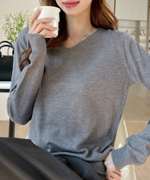 Ada.(エイダ)の「ベーシック Vネック ロングスリーブ ニット トップス(ニット/セーター・レディース・ホワイト/ブラウン/ブラック/グレー・FREE)」の7枚目の写真