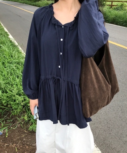 FAVORITO(ファヴォリート)の「リボン付き フリルネック ブラウス(シャツ/ブラウス・レディース・オフホワイト/ダークブルー・F)」の6枚目の写真