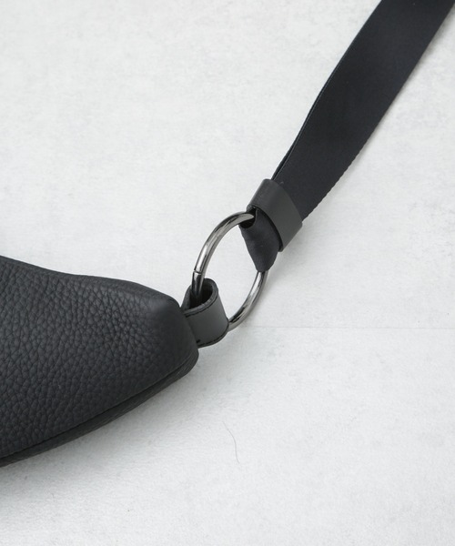 ITTI（イッチ）の「ITTI/別注 MINI MOON BAG（ショルダーバッグ・メンズ・ブラック・FREE）」の3枚目の写真