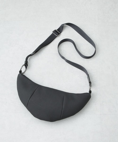 ITTI（イッチ）の「ITTI/別注 MINI MOON BAG（ショルダーバッグ・メンズ・ブラック・FREE）」の2枚目の写真