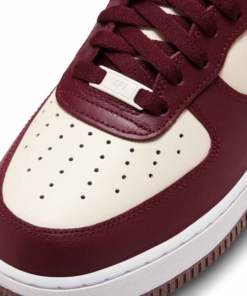 NIKE(ナイキ)の「ナイキ エア フォース 1 '07 メンズシューズ / Nike Air Force 1 '07 Men's Shoes FD9925-161 Pale Ivory(スニーカー・メンズ・アイボリー・25.5/26/26.5/27/27.5/28/24/24.5/25/28.5/29.5/29)」の3枚目の写真