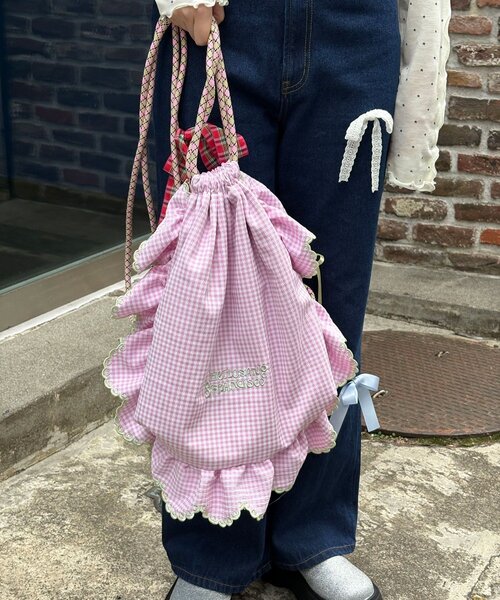 HELLO.SANFRANCISCO（ハローサンフランシスコ）の「【HELLO.SANFRANCISCO/ハローサンフランシスコ】パラコードフリルナップサック（ショルダーバッグ・レディース・ブラック/イエロー/ピンク・ONE SIZE）」の3枚目の写真