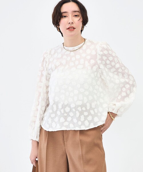 NOLLEY’S（ノーリーズ）の「【KIRYU】ウォッシャブル花柄ジャガードブラウス（シャツ/ブラウス・レディース・ホワイト/ネイビー・38）」の9枚目の写真